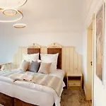 Atlas House Luxury بيت ضيافة