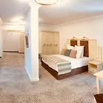 Atlas House Luxury بيت ضيافة 4*