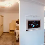 Atlas House Luxury بيت ضيافة 4*