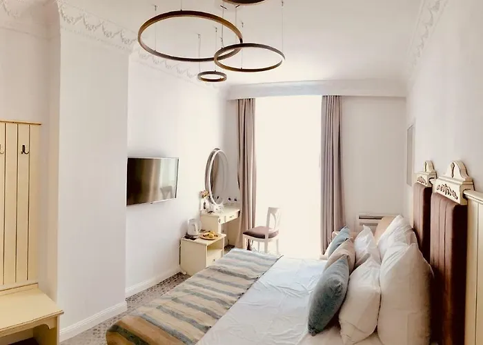 Atlas House Luxury Πανσιόν 4*